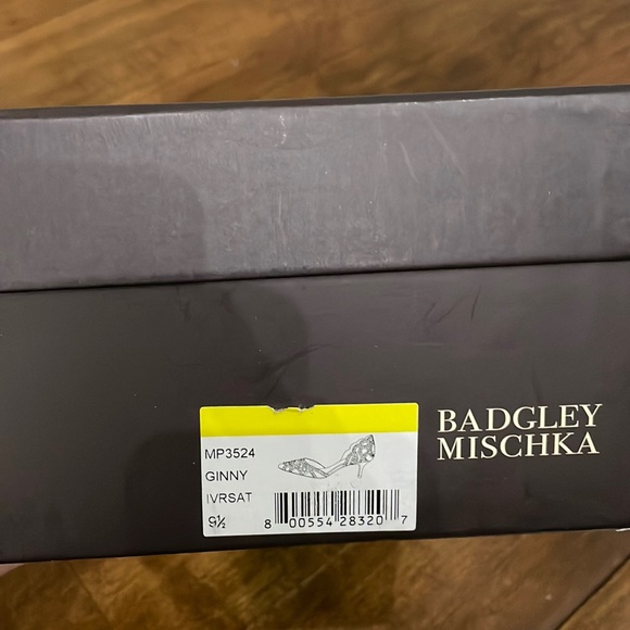 Badgley Mischka Ginny Heels in Ivory - 9.5 - Picture 8 of 8